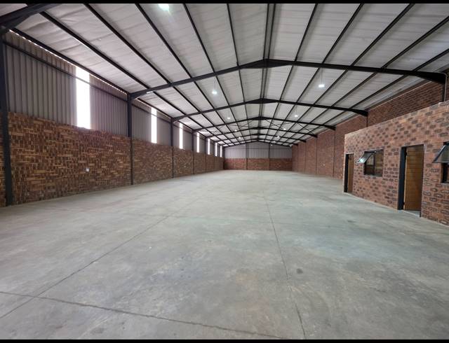 815M² WAREHOUSE TO LET IN AEROTON
